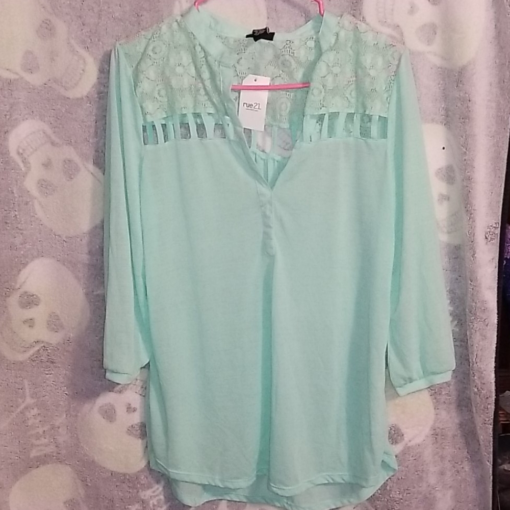 Rue 21 mint colored top
